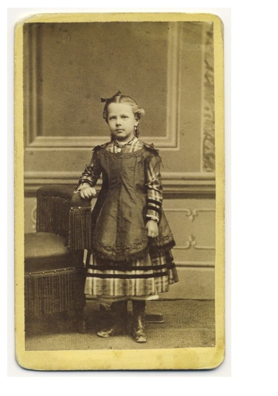 CUTE LITTLE GIRL plaid fashion pinafore CDV PHOTO 1870s  