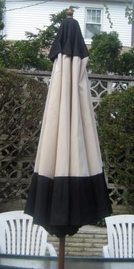 FT.MARKET PATIO UMBRELLA BLACK AND TAN STRIPE NEW  