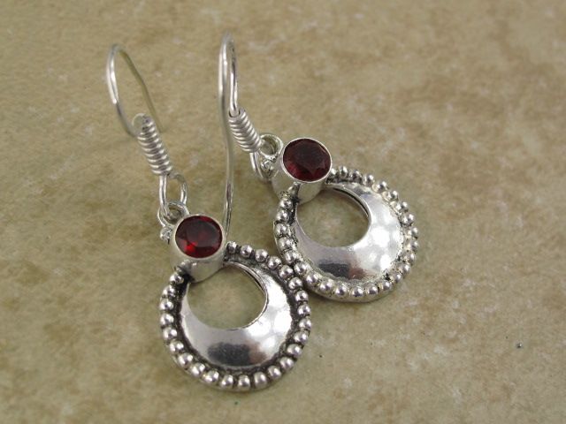 beautiful   red GARNET quartz ^^ ** silver earrings (1.5 in)   