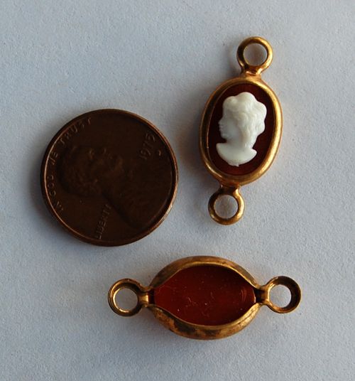 NEW OLD STOCK VINTAGE RUST RED & WHITE CAMEO CONNECTOR BEAD FINDINGS 