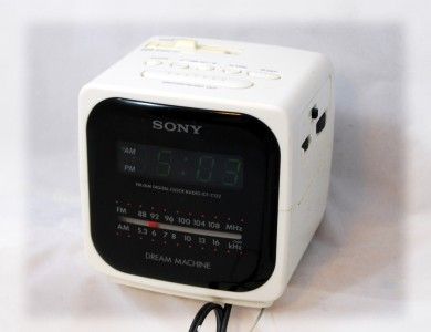 Vintage Sony Dream Machine White Digicube Cube Clock Radio ICF C122 