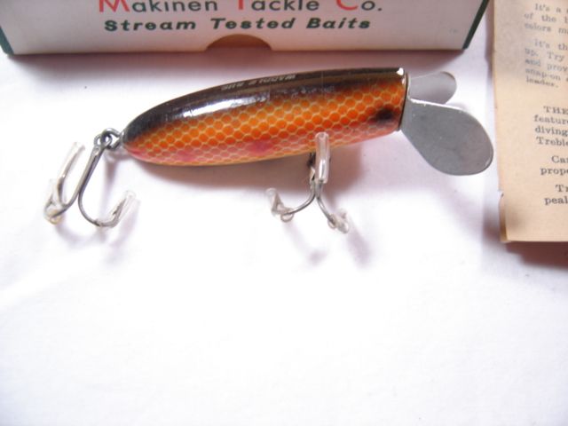 VINTAGE MAKINEN WADDLE BUG FISHING LURE IN BOX  