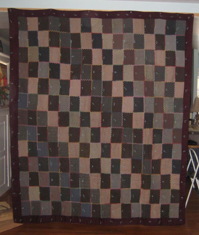 ANTIQUE AMISH QUILT  