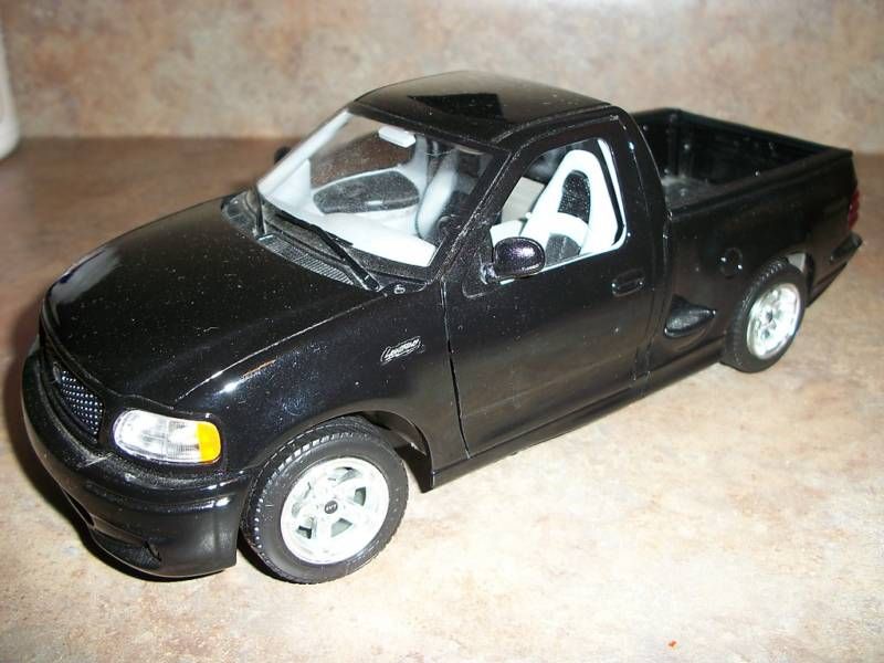 18 BBURAGO  BLACK FORD SVT F150 TRUCK (LOOK)***  