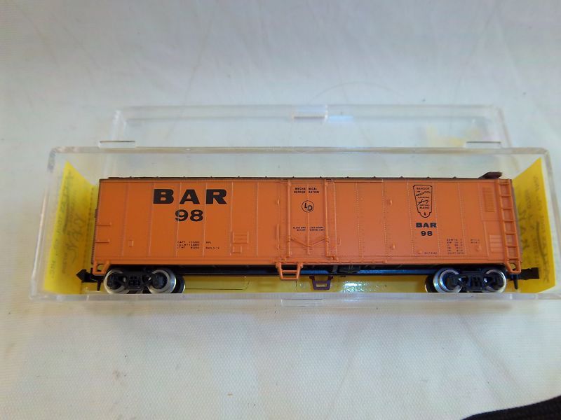 MICRO TRAIN COUPLERS BAR 98 BOX CAR ATLAS  