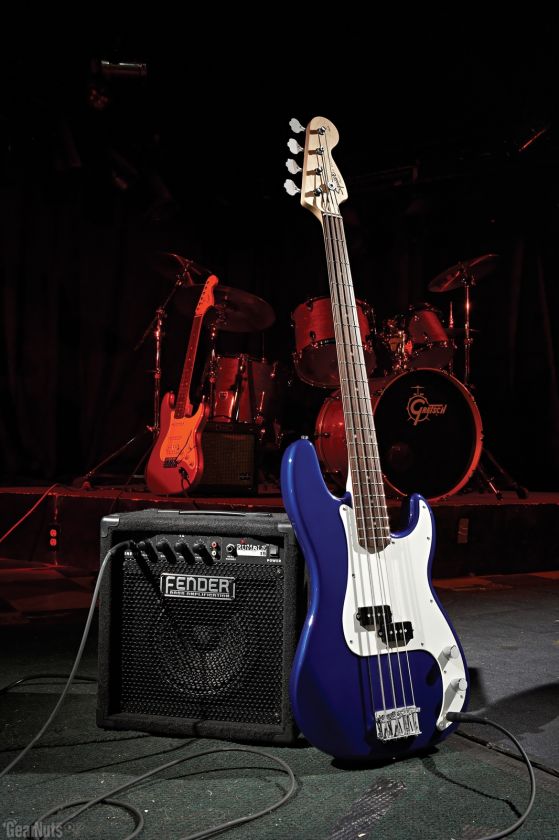 Squier J Bass Pack with Rumble 15 Amplifier   Metallic Blue  