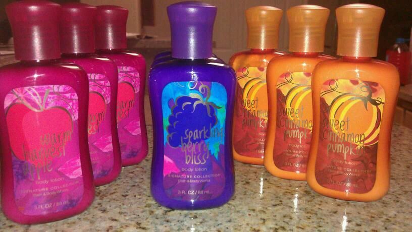 NEW**BATH & BODY WORKS**WARM FALL SCENTS***PUMPKIN*BERRY*APPLE***U 