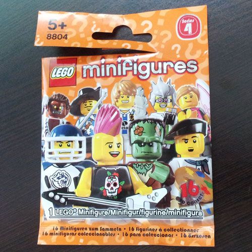 8804 Lego Minifigures Series 4 City Figures Musketeer  