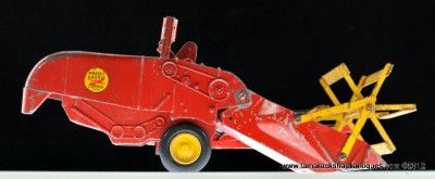 VTG Reuhl Massey Harris Clipper Pull Type Model 1/16 Scale Combine 