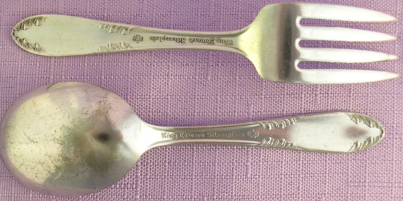 VINTAGE KING EDWARD SILVERPLATE BABY SET  