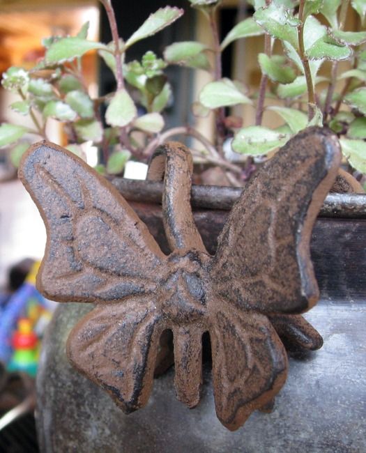 Cast Iron Planter & Pot Hanger Bug Set   OT00013  