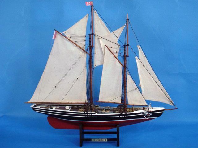 Bluenose 2 Limited 24 Model Yacht Model Boat NEW  