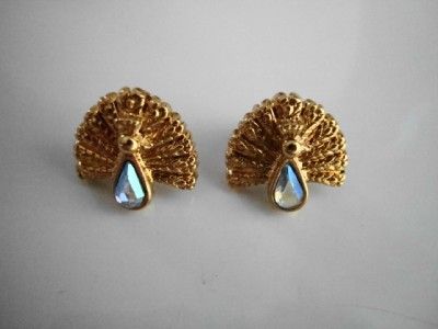 VINTAGE AVON 1991 PRETTY PEACOCK PIERCED EARRINGS NM  