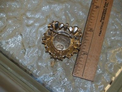 VINTAGE HOBE VICTORIAN STYLE BROOCH  