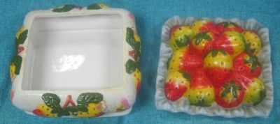 VINTAGE CERAMIC DECORATIVE STRAWBERRY DISH W/LID  