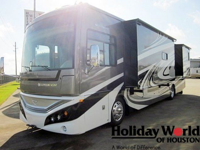 12 Fleetwood EXPEDITION 36M 360Horsepower Class A Diesel Motorhome 