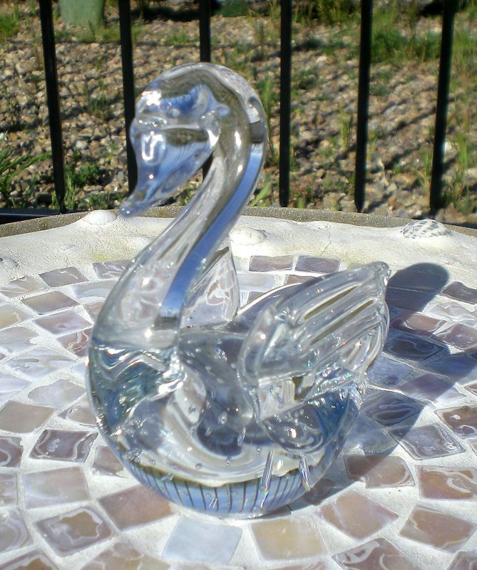 Vintage GLASS SWAN Figurine Paperweight GREAT GIFT  