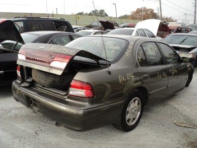 96 99 INFINITI I30 FRONT WINDSHIELD WIPER MOTOR, WIPER ARMS NOT 