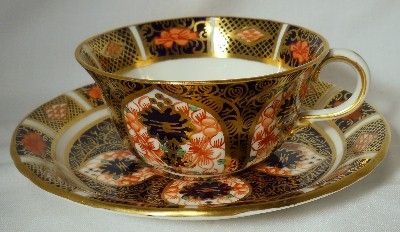 ROYAL CROWN DERBY china OLD IMARI pattern #1128 Cup & Saucer Set 