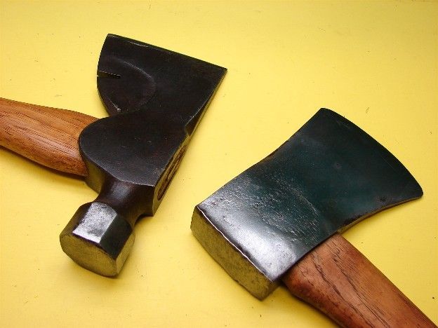 VERY NICE OLD VTG AXE AX HATCHET HAMMER TOOL NICE WOOD HANDLES CLEAN 