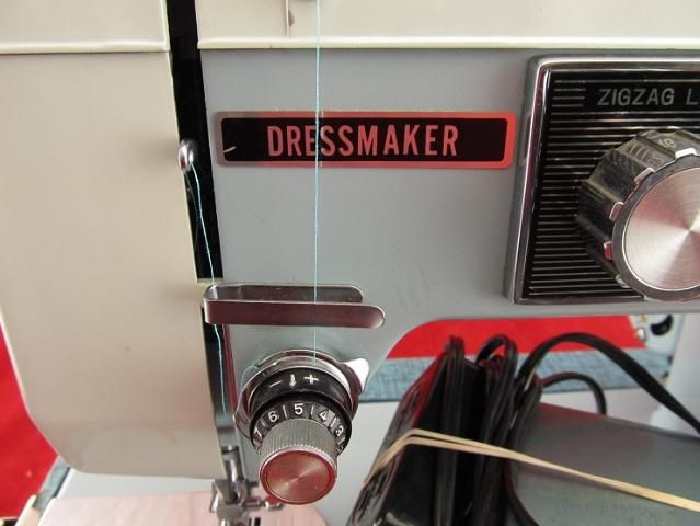Dressmaker Sewing Machine with Case Model SWA2000 ZIG ZAG Standard 